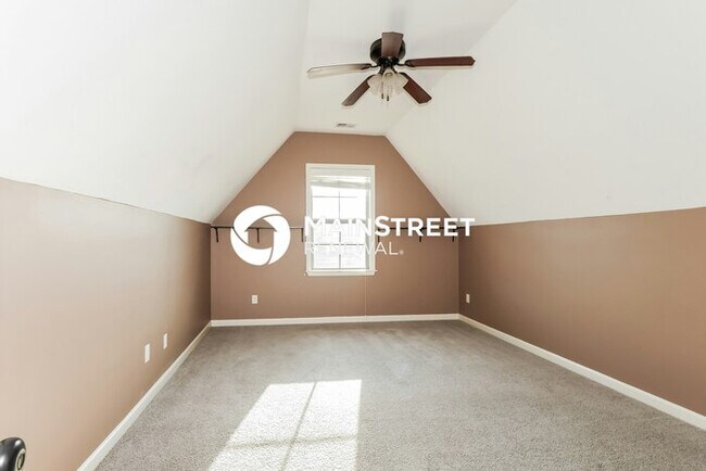 Building Photo - 4 Bedroom Pet-Friendly Home in MEMPHIS, TN with Main Street Renewal