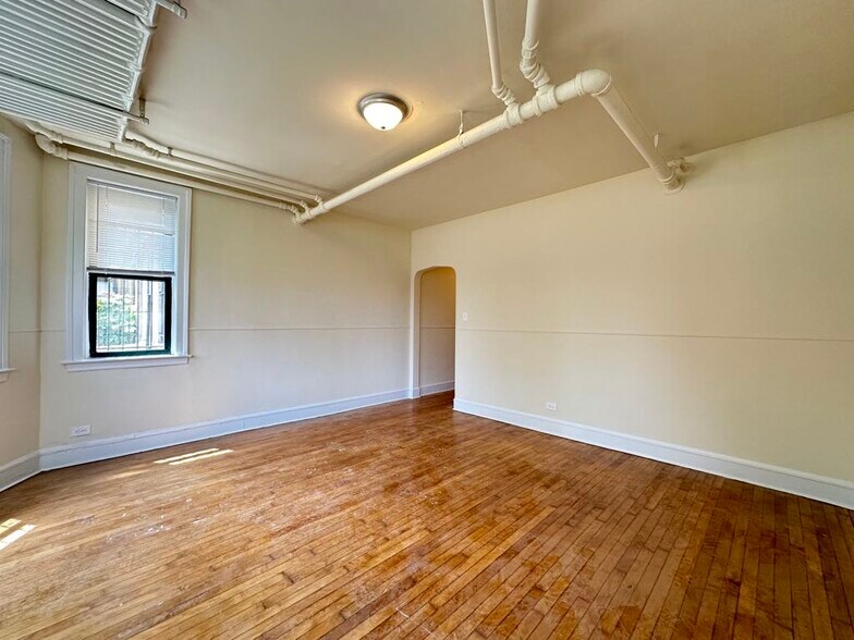 Building Photo - 2330 N Spaulding Ave