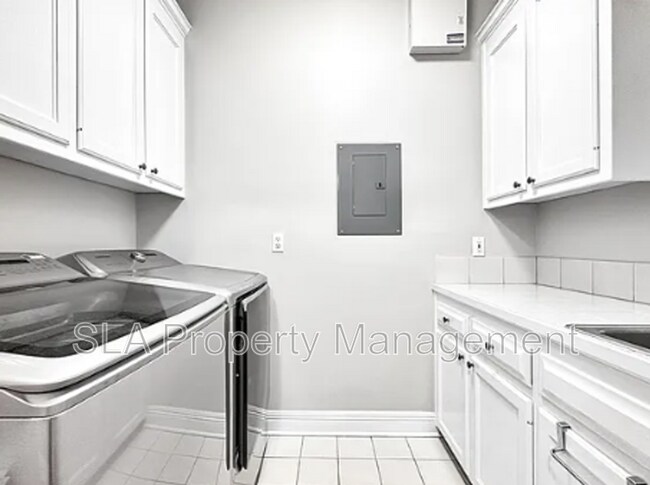 Building Photo - 17745 W Colony Way