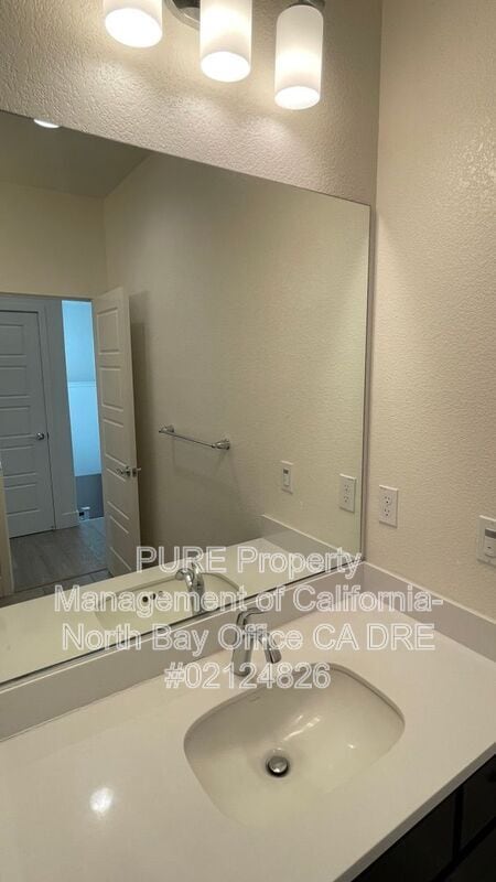 Building Photo - 5320 Kirby Pl