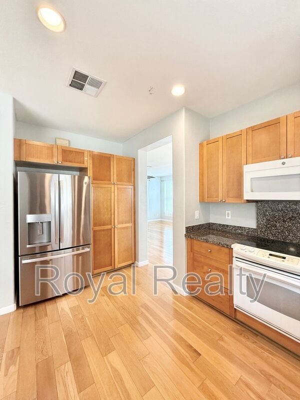 Building Photo - 580 Lunalilo Home Rd