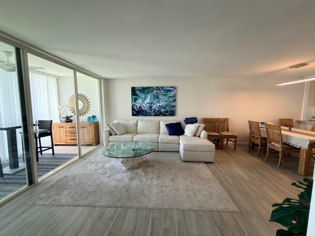 Building Photo - 4242 Deste Ct