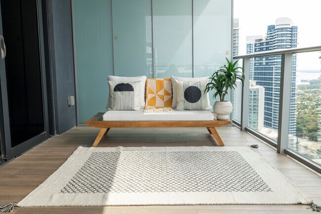 Building Photo - 1010 Brickell Ave