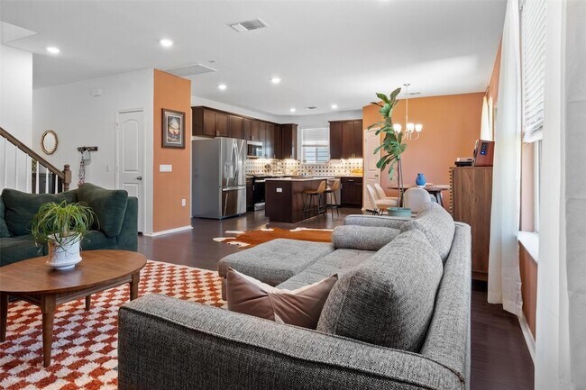 Building Photo - 6809 Ellsworth Walk