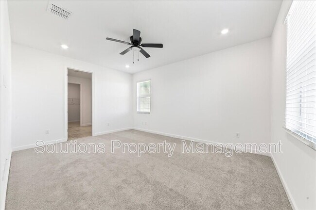 Building Photo - 2037 Fuchsia Pl NW