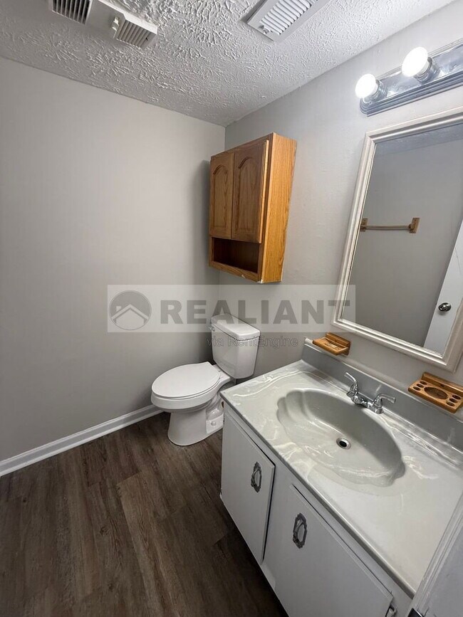 Building Photo - 3107 Glenridge Cir