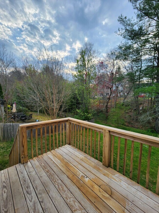 Building Photo - 112 Woodcreek Cir
