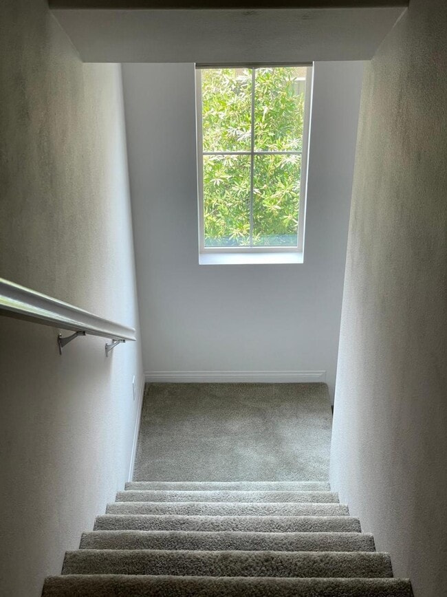 Building Photo - 7245 N Maple Rd