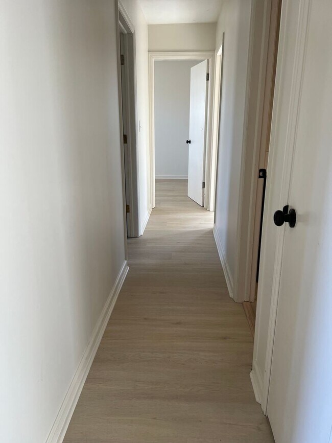 Building Photo - West Lafayette Home, Fenced Backyard, Attached 2 Car Garage, Stainless Appliances, Full Basement