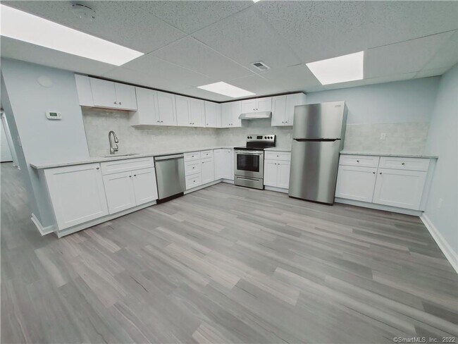 Building Photo - 104 East Ave