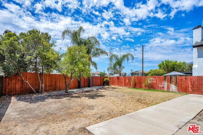 Building Photo - 13505 Sutter Ct
