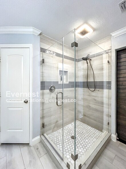 Building Photo - 2701 Deeringhill Dr