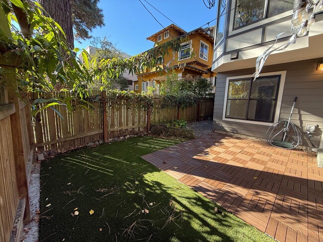 Building Photo - 3bd/3.5ba Townhouse on Capitol Hill