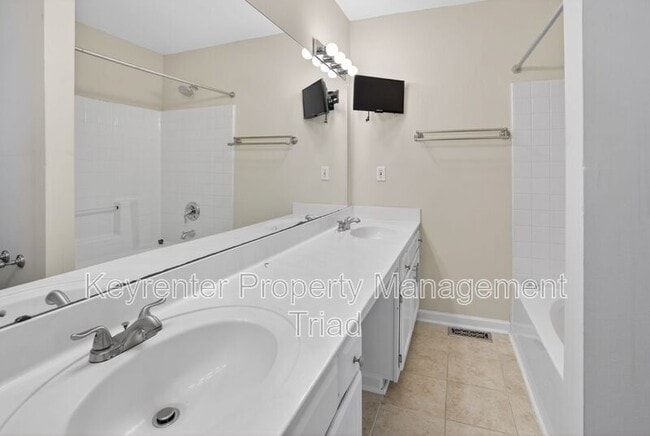 Building Photo - 3100 Brookrun Dr
