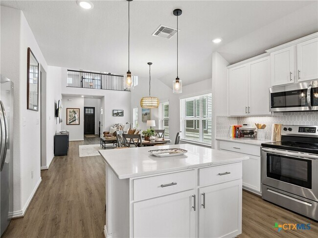 Building Photo - 890 Casetta Trl