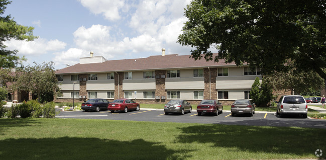 Building Photo - Breezewood Village I