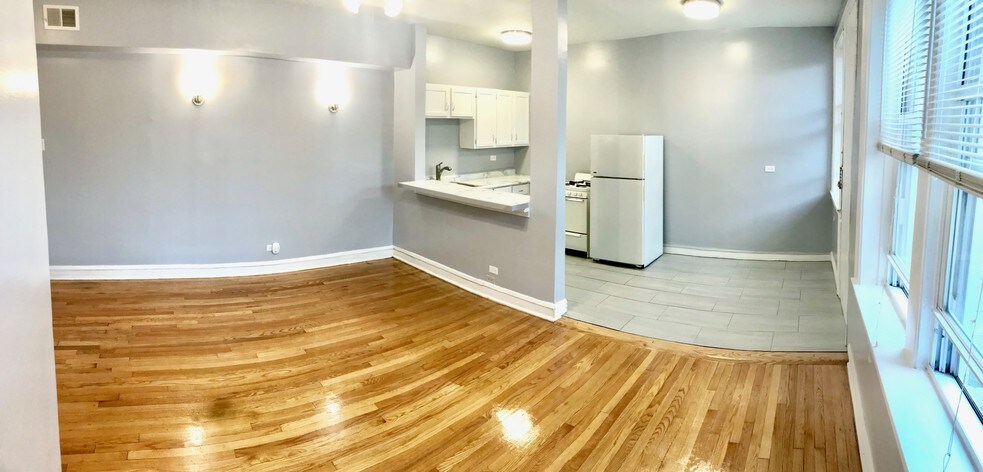 Building Photo - 4165 S Archer Ave