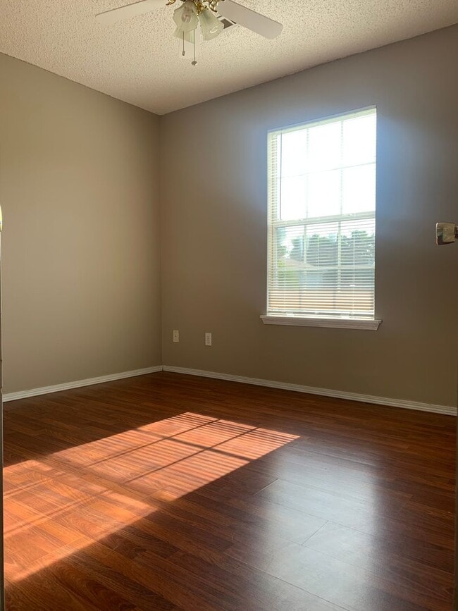 Building Photo - 277 Christy Ln