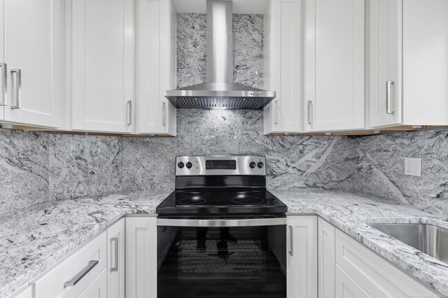 Building Photo - 1340 Kings Cove Dr E