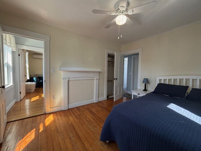 Building Photo - 14 Dixon St