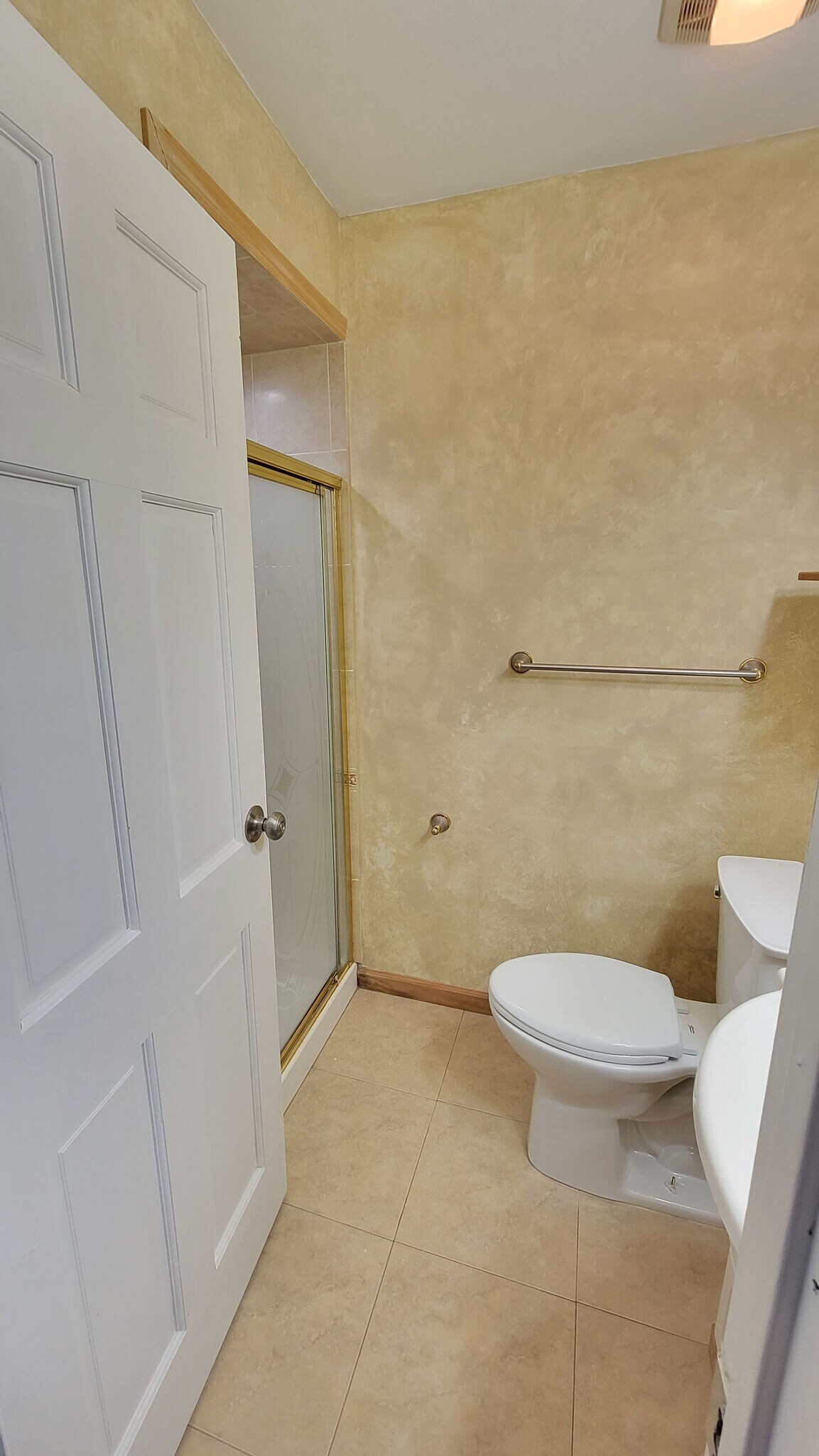 Building Photo - 15 Windsor Rd