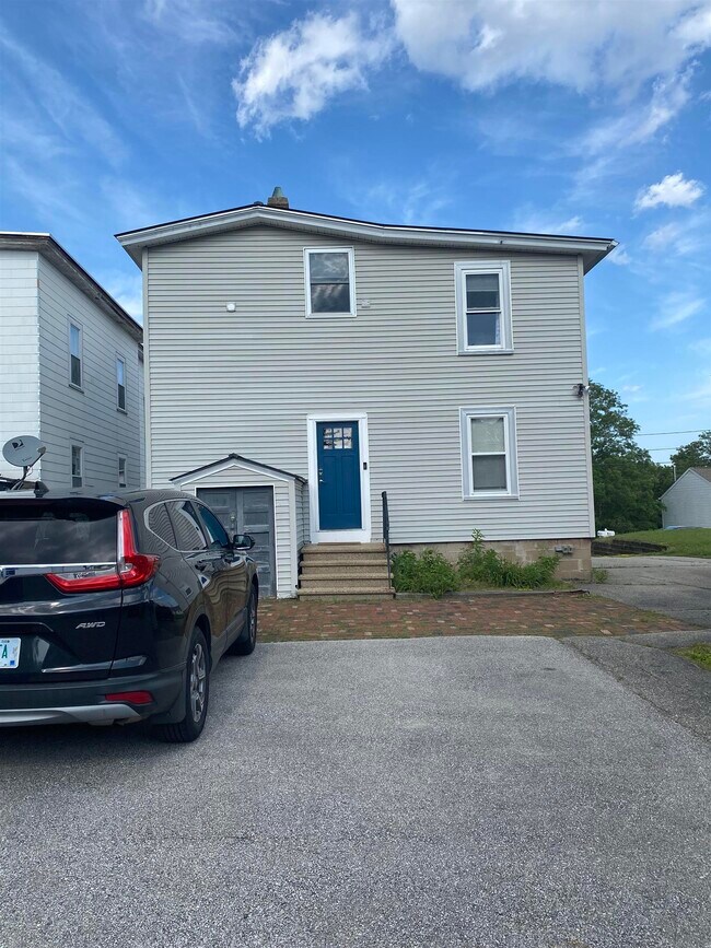 Building Photo - 106 Bismark St
