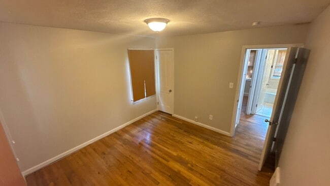 Building Photo - Single family