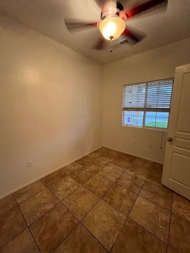 Building Photo - 11515 Presidential Rd