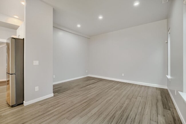 Building Photo - Beautiful 4bed/2.5bath Home in Desirable West Seattle Location!