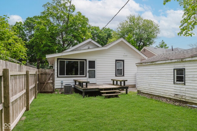 Building Photo - 6222 Kingsley Dr