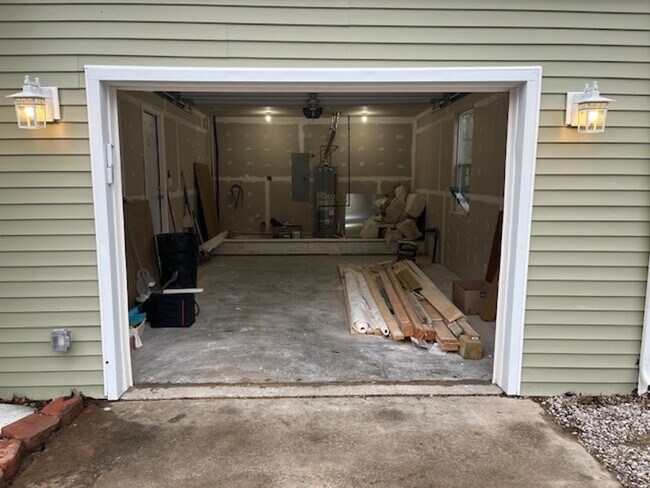 Building Photo - 10023 St Clair Ave