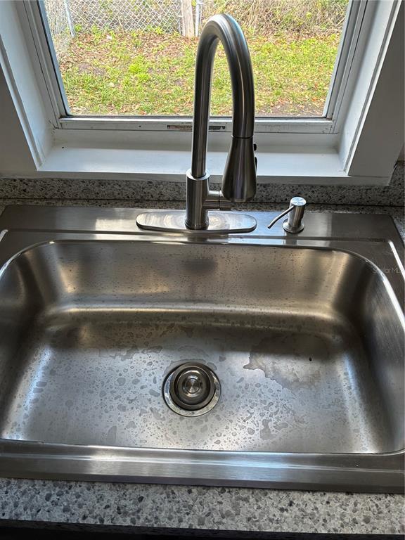 Building Photo - 812 Marion St