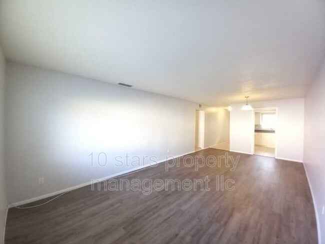 Building Photo - 4729 39th Ave N