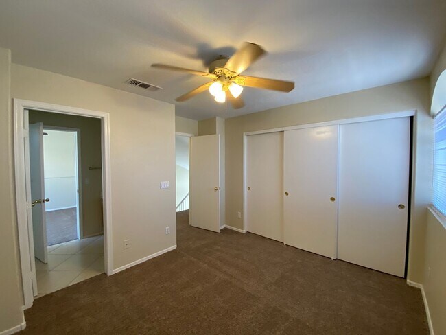Building Photo - Spacious 4 bedroom home in Peoria!