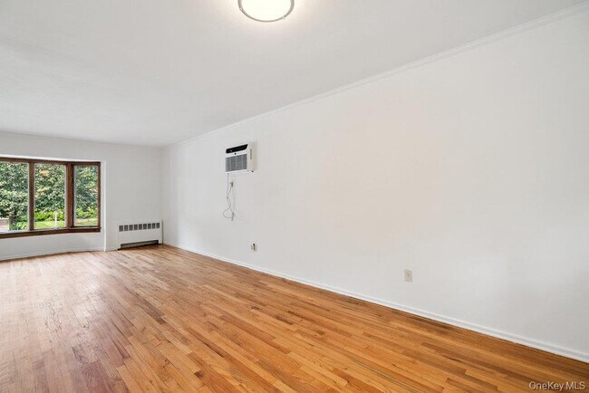 Building Photo - 72 Winthrop Rd