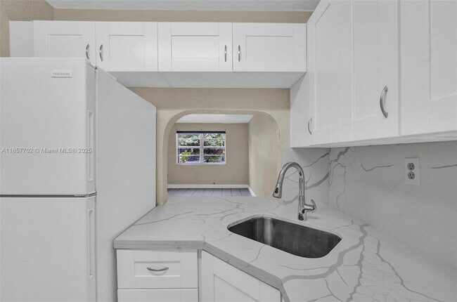 Building Photo - 17255 SW 95th Ave