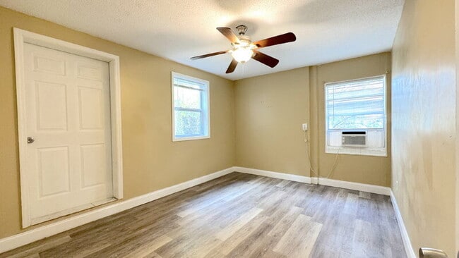 Building Photo - 170 Kingston Ave