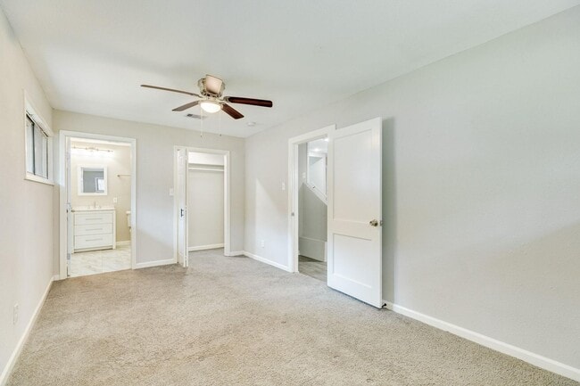 Building Photo - Recently Renovated 4-Bedroom Home with Mod...