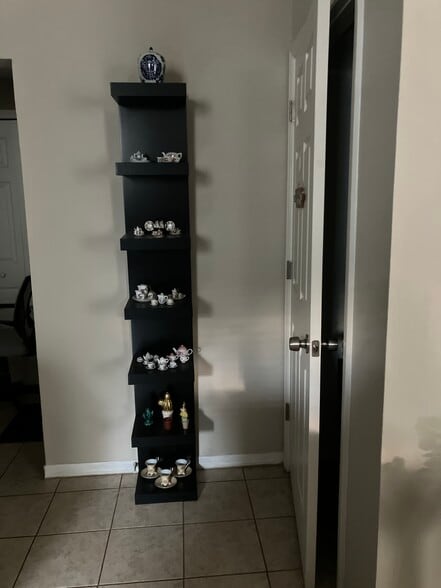 Building Photo - 6435 Manhattan Village Ave