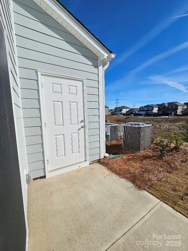 Building Photo - 5213 Brailey Cir