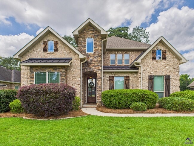 Building Photo - 205 Pebble Stone Pl