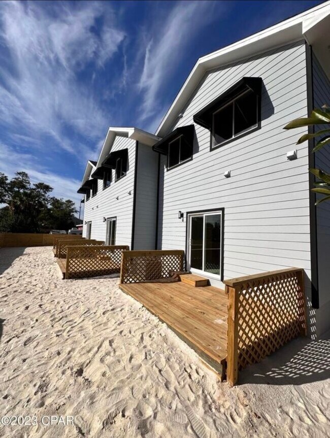 Building Photo - 2511 W 11th St