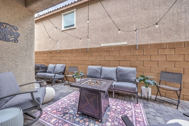 Building Photo - Stunning Skye Canyon Home in gated community with Loft & Upgrades