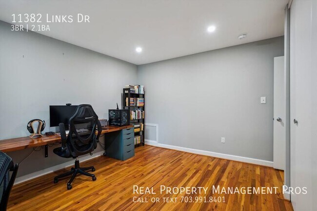 Building Photo - 11382 Links Dr