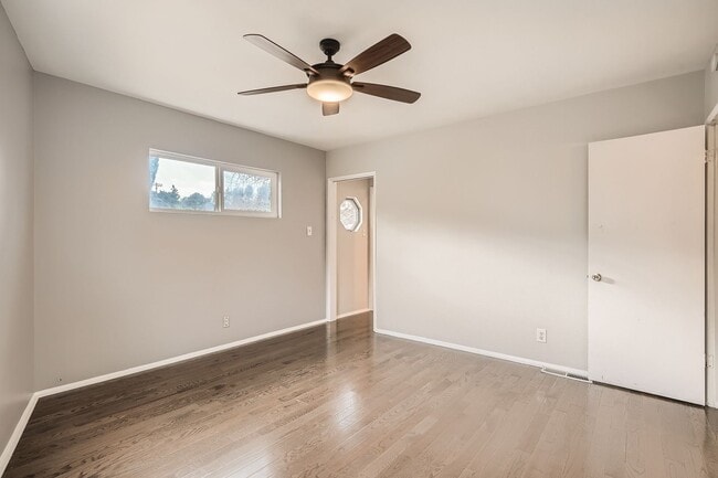 Building Photo - 3766 Willowcrest Ave