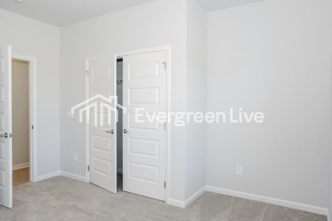 Building Photo - 14665 Mountain Strm Dr