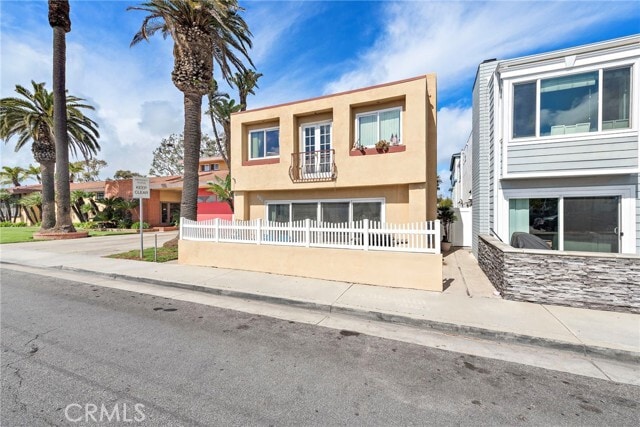 Building Photo - 112 E Balboa Blvd