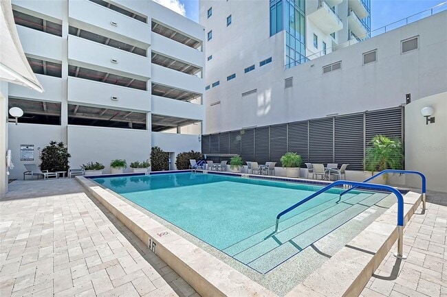 Building Photo - 1255 N Gulfstream Ave