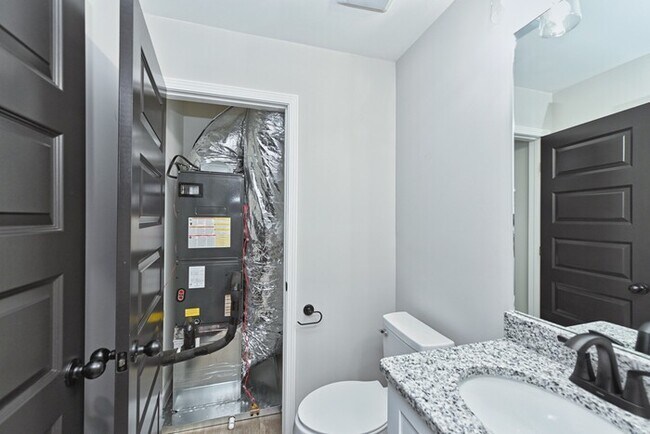 Building Photo - 146 N Trigg Ave