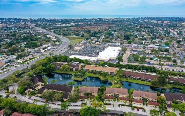 Building Photo - 5652 Ashton Lake Dr